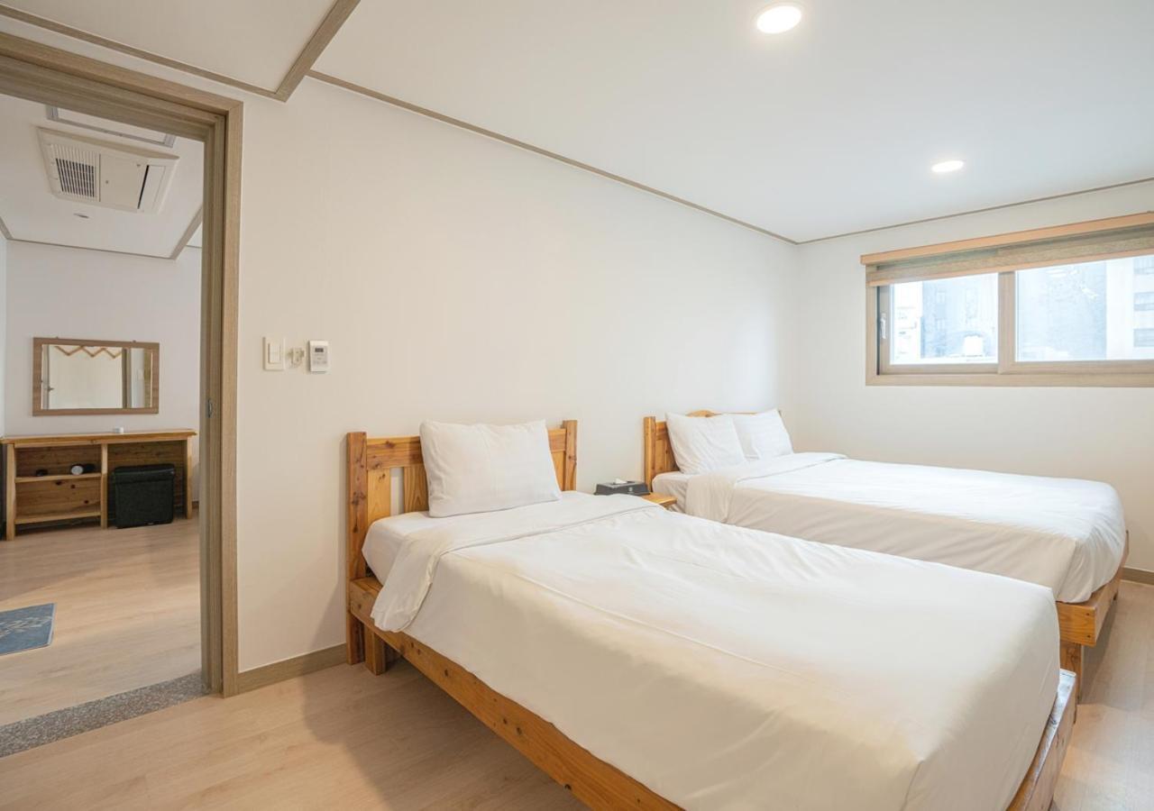 J2 Family Hotel Jeju Ngoại thất bức ảnh