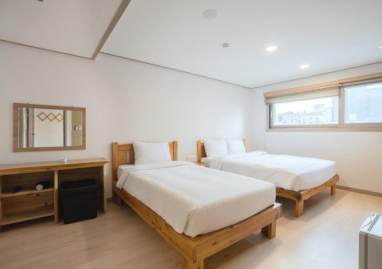 J2 Family Hotel Jeju Ngoại thất bức ảnh