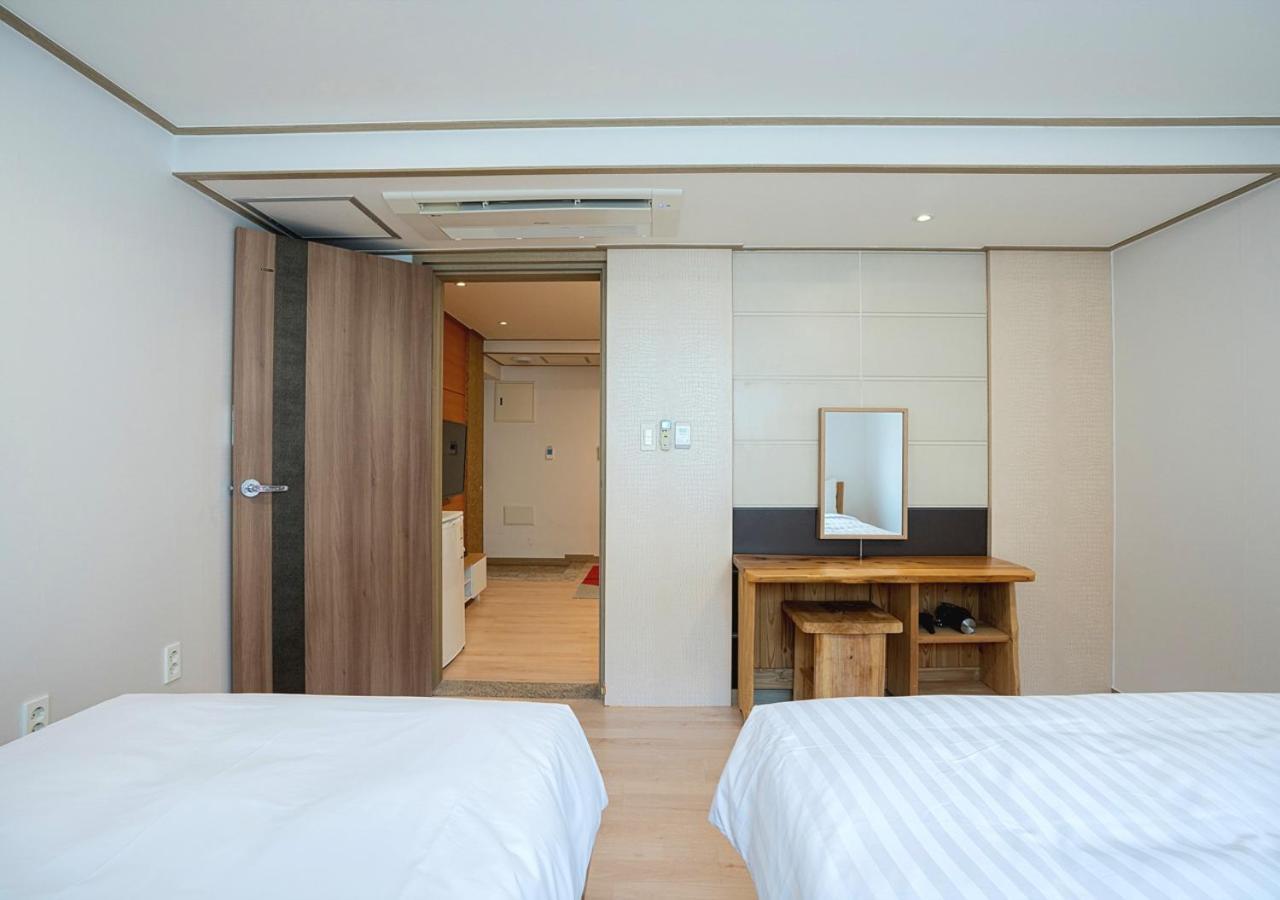 J2 Family Hotel Jeju Ngoại thất bức ảnh