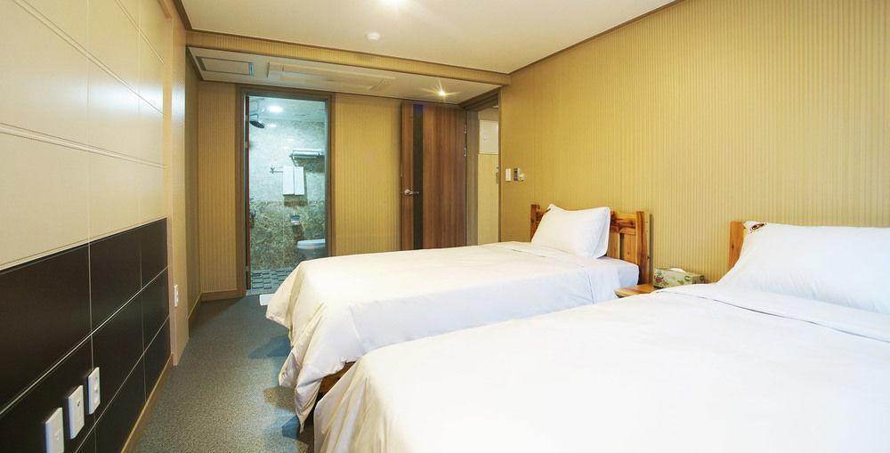 J2 Family Hotel Jeju Ngoại thất bức ảnh