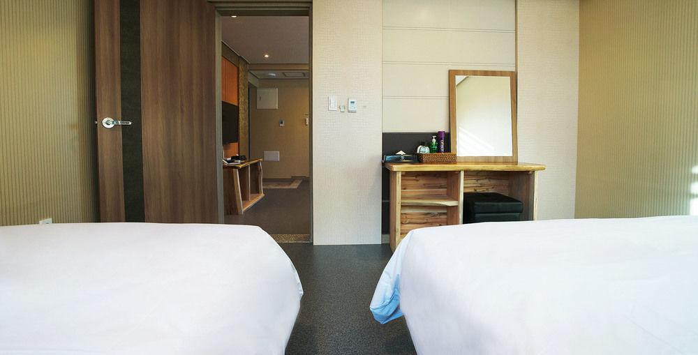 J2 Family Hotel Jeju Ngoại thất bức ảnh