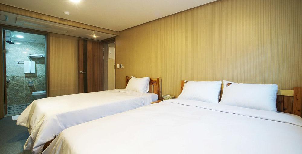 J2 Family Hotel Jeju Ngoại thất bức ảnh