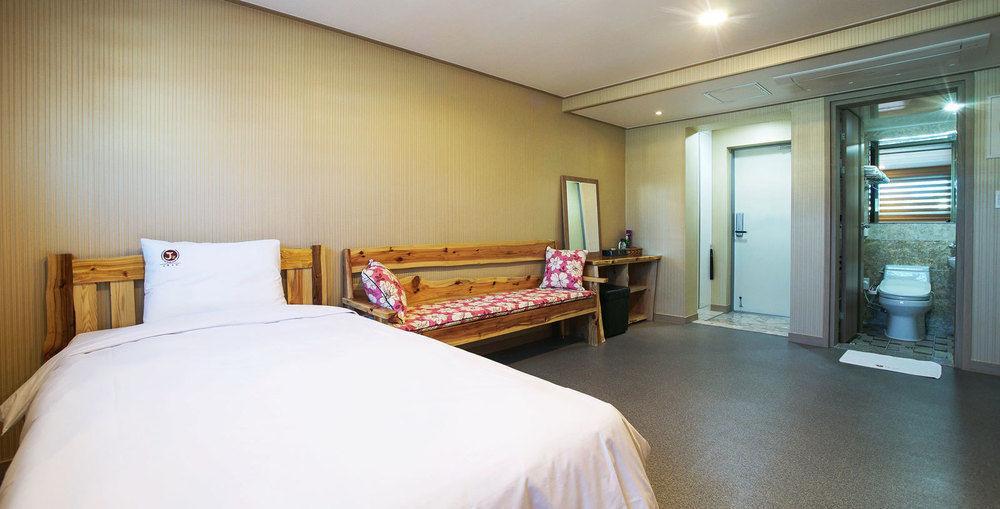 J2 Family Hotel Jeju Ngoại thất bức ảnh