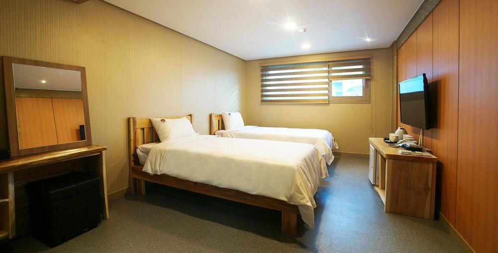 J2 Family Hotel Jeju Ngoại thất bức ảnh