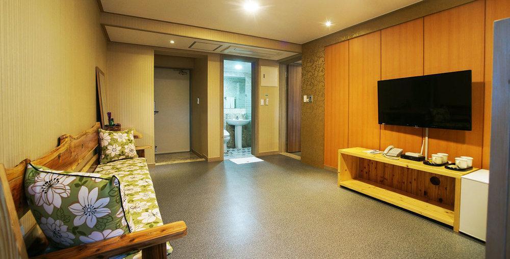 J2 Family Hotel Jeju Ngoại thất bức ảnh