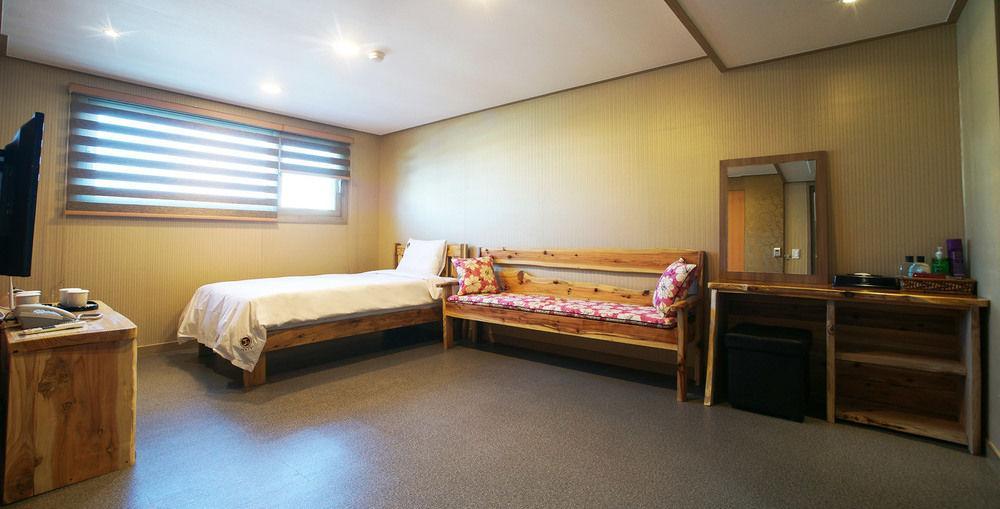 J2 Family Hotel Jeju Ngoại thất bức ảnh
