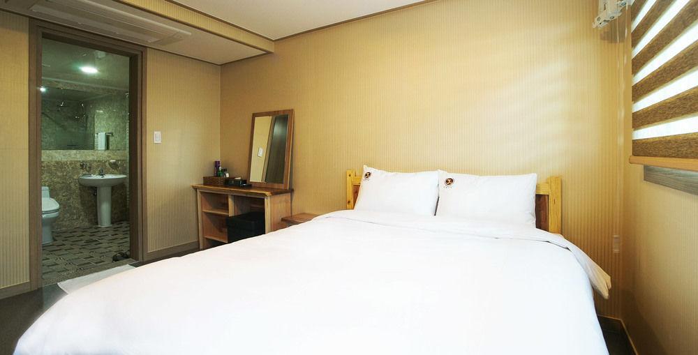 J2 Family Hotel Jeju Ngoại thất bức ảnh