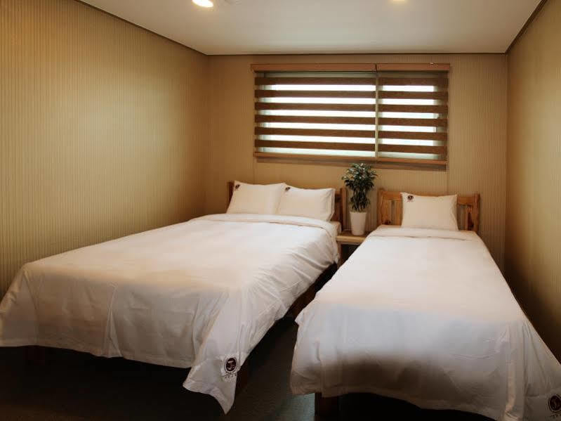 J2 Family Hotel Jeju Ngoại thất bức ảnh